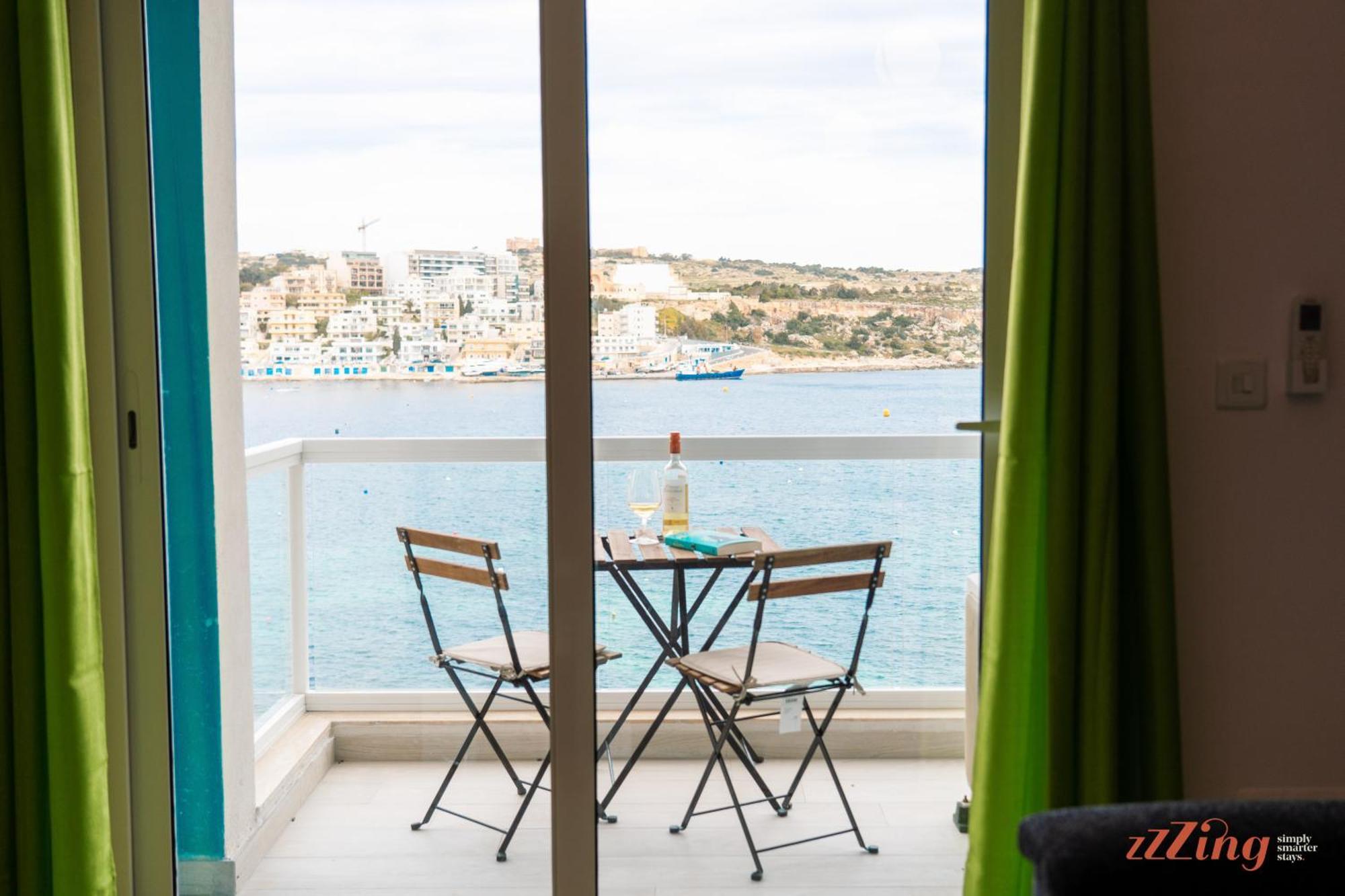 Seashore Stays - Stunning Apartments Right By The Sea St. Paul's Bay Room photo